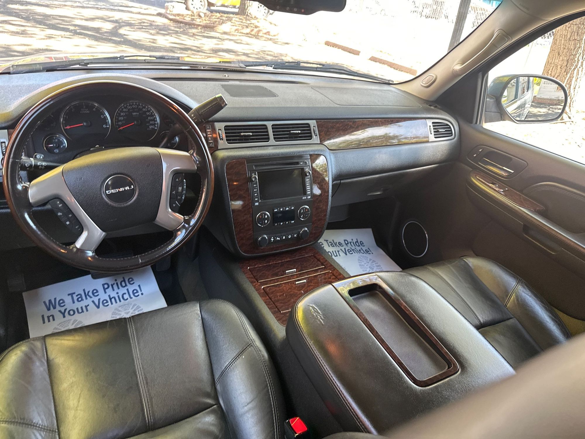 2008 Gmc Yukon Denali photo 8