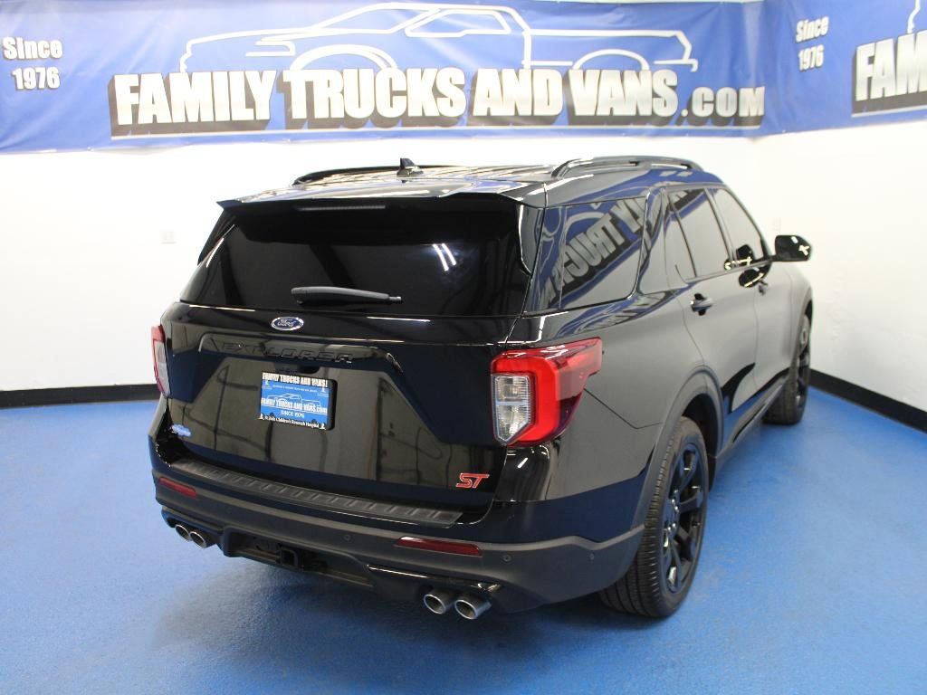 2020 Ford Explorer ST photo 4