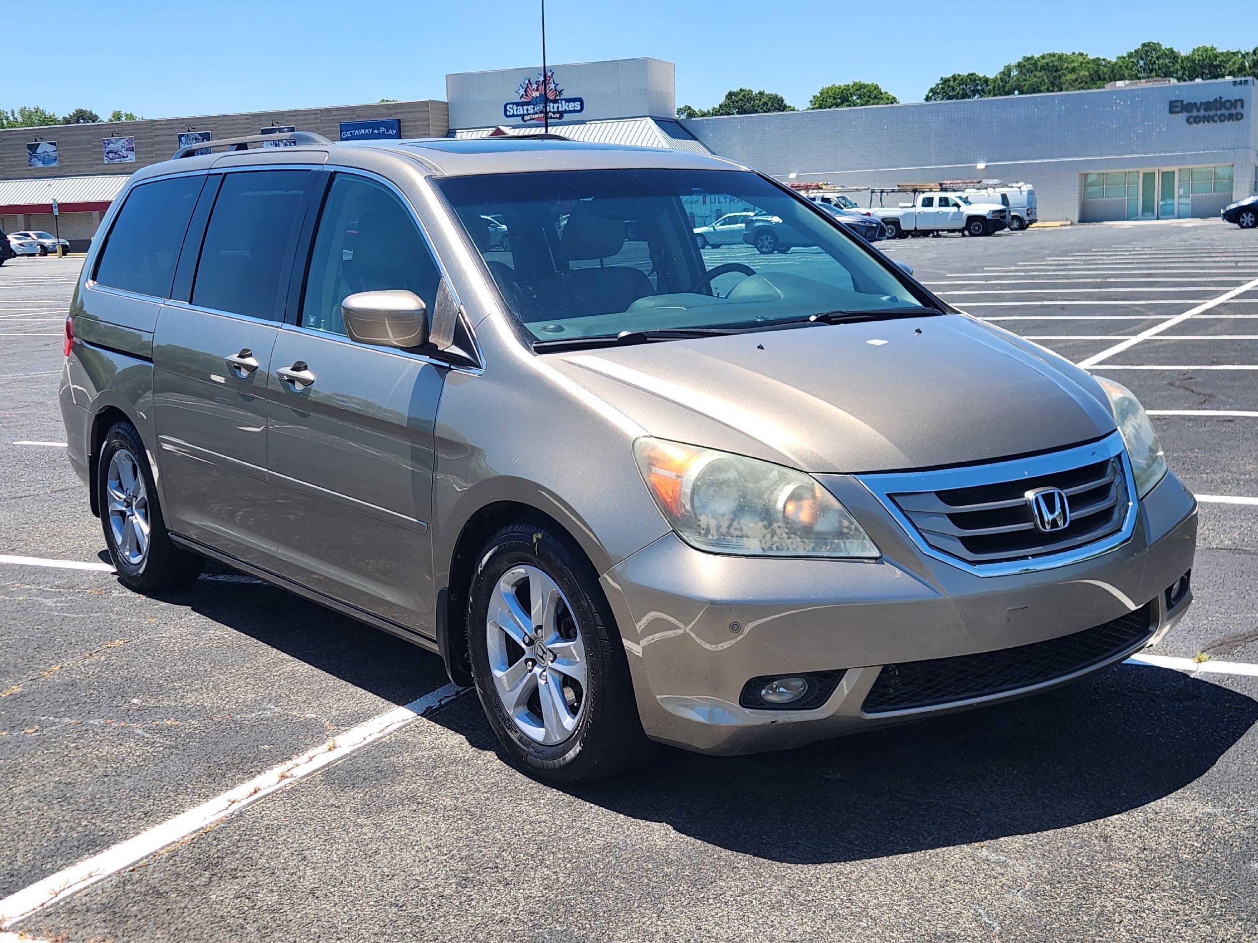 2008 Honda Odyssey Touring's photo