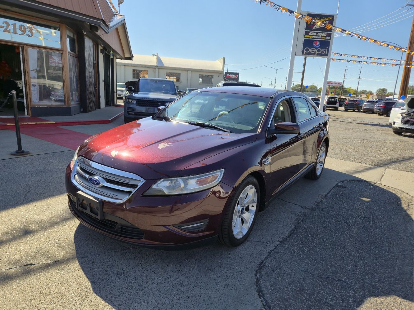 2011 Ford Taurus SEL photo 2