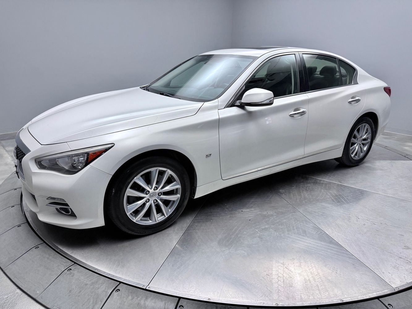 2015 INFINITI Q50 AWD's photo