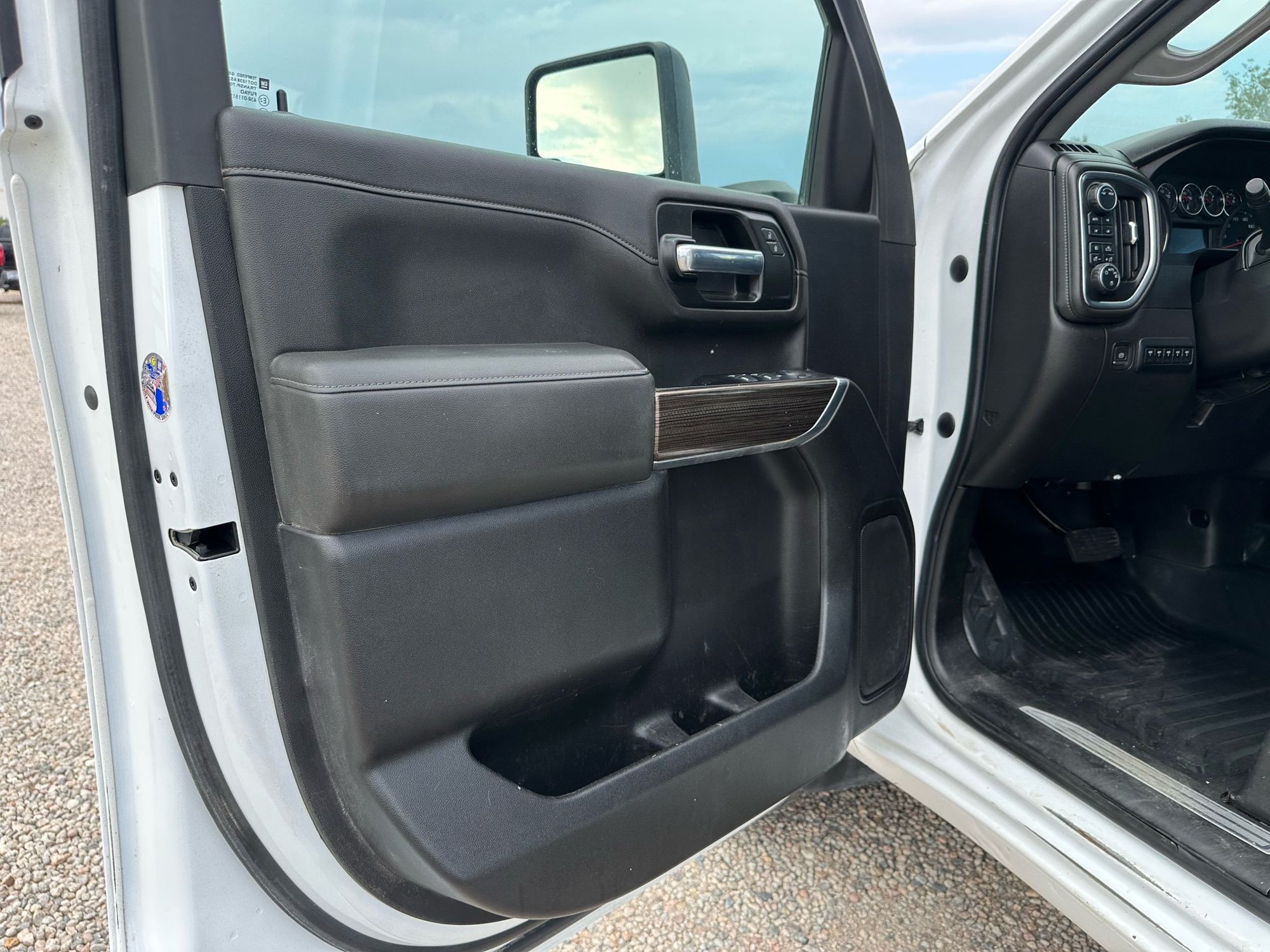 2022 Chevrolet Silverado 3500HD LT photo 30