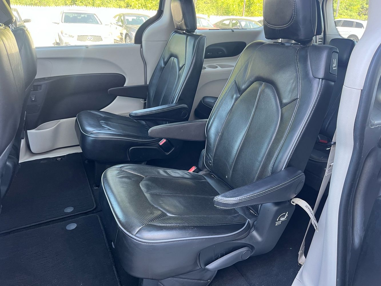 2018 Chrysler Pacifica Limited photo 17