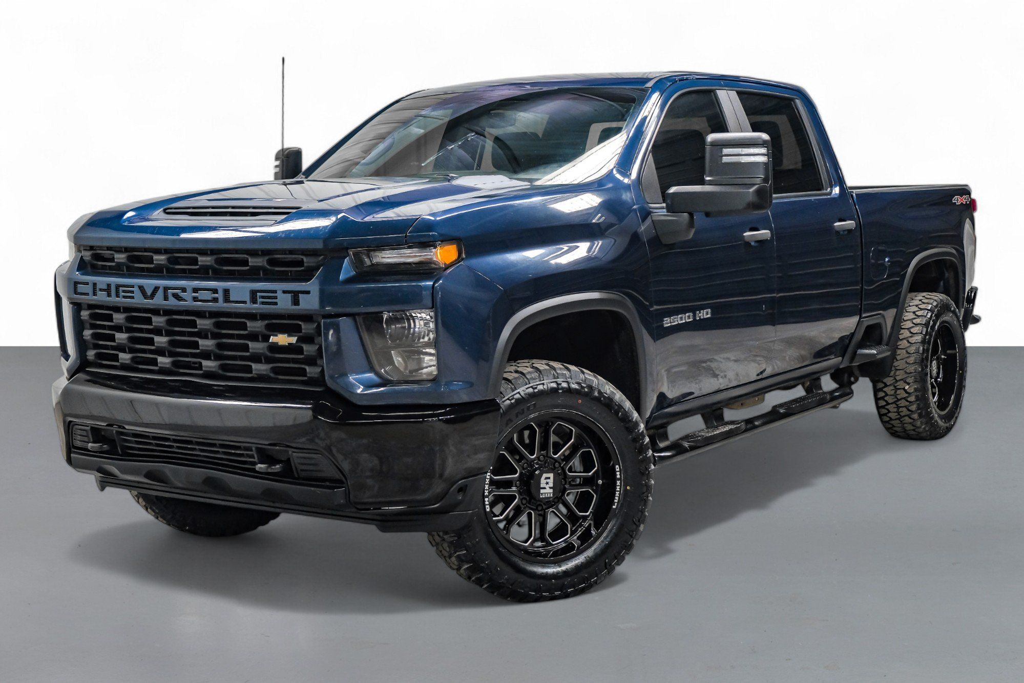 2023 Chevrolet Silverado 2500HD Custom photo 4