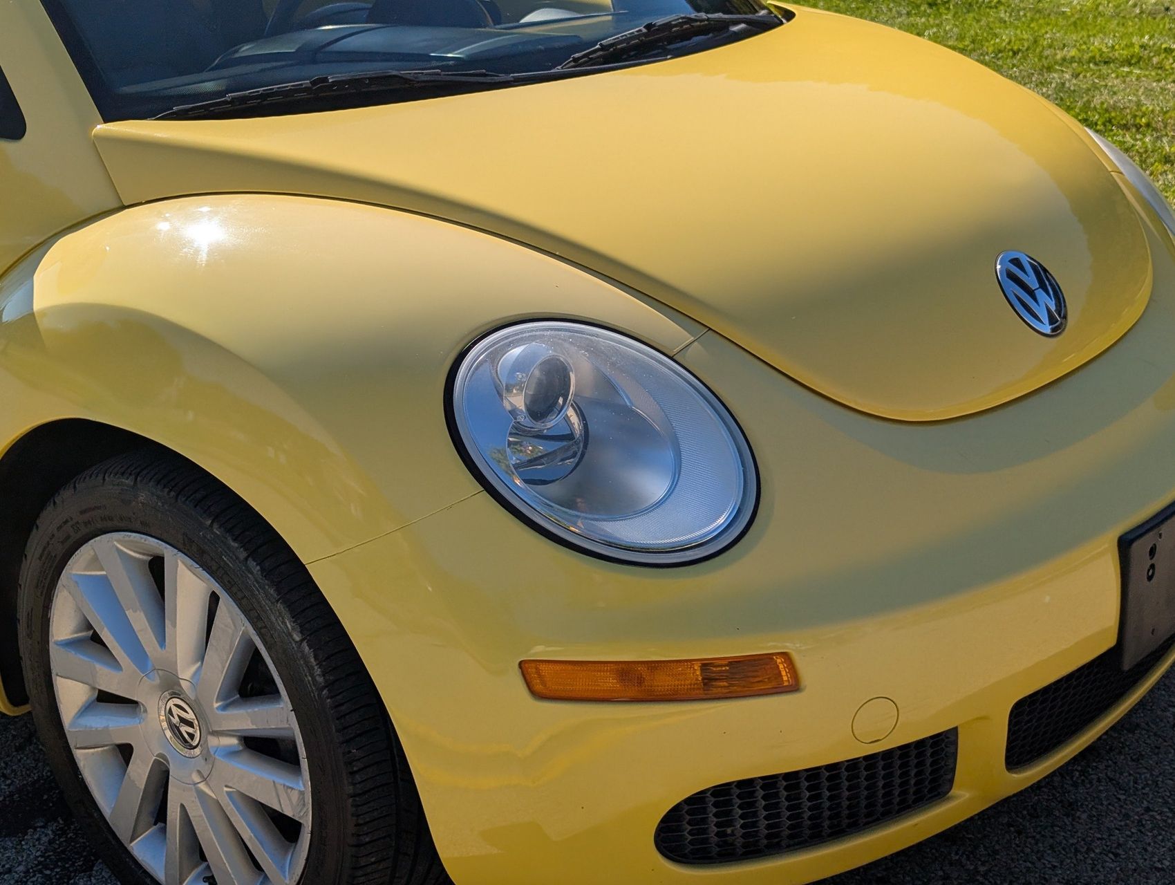 2008 Volkswagen New Beetle 19