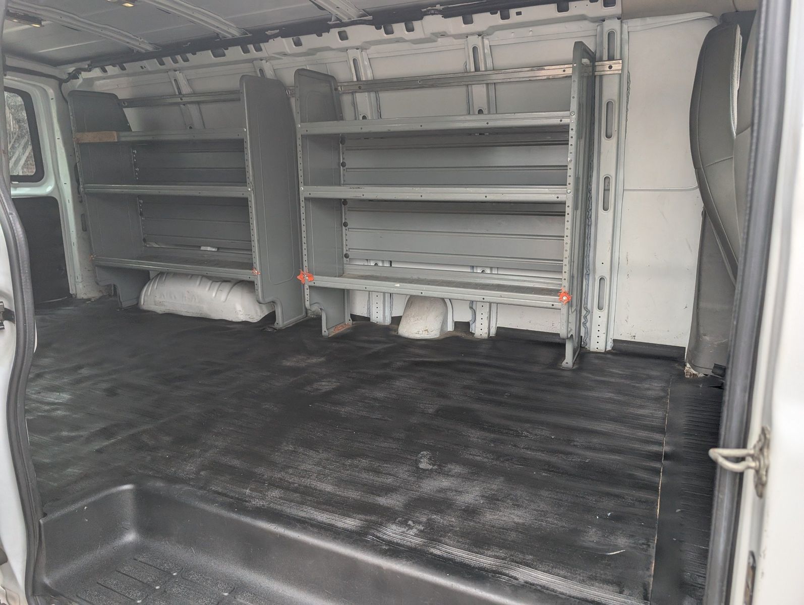 2018 GMC Savana Cargo 39