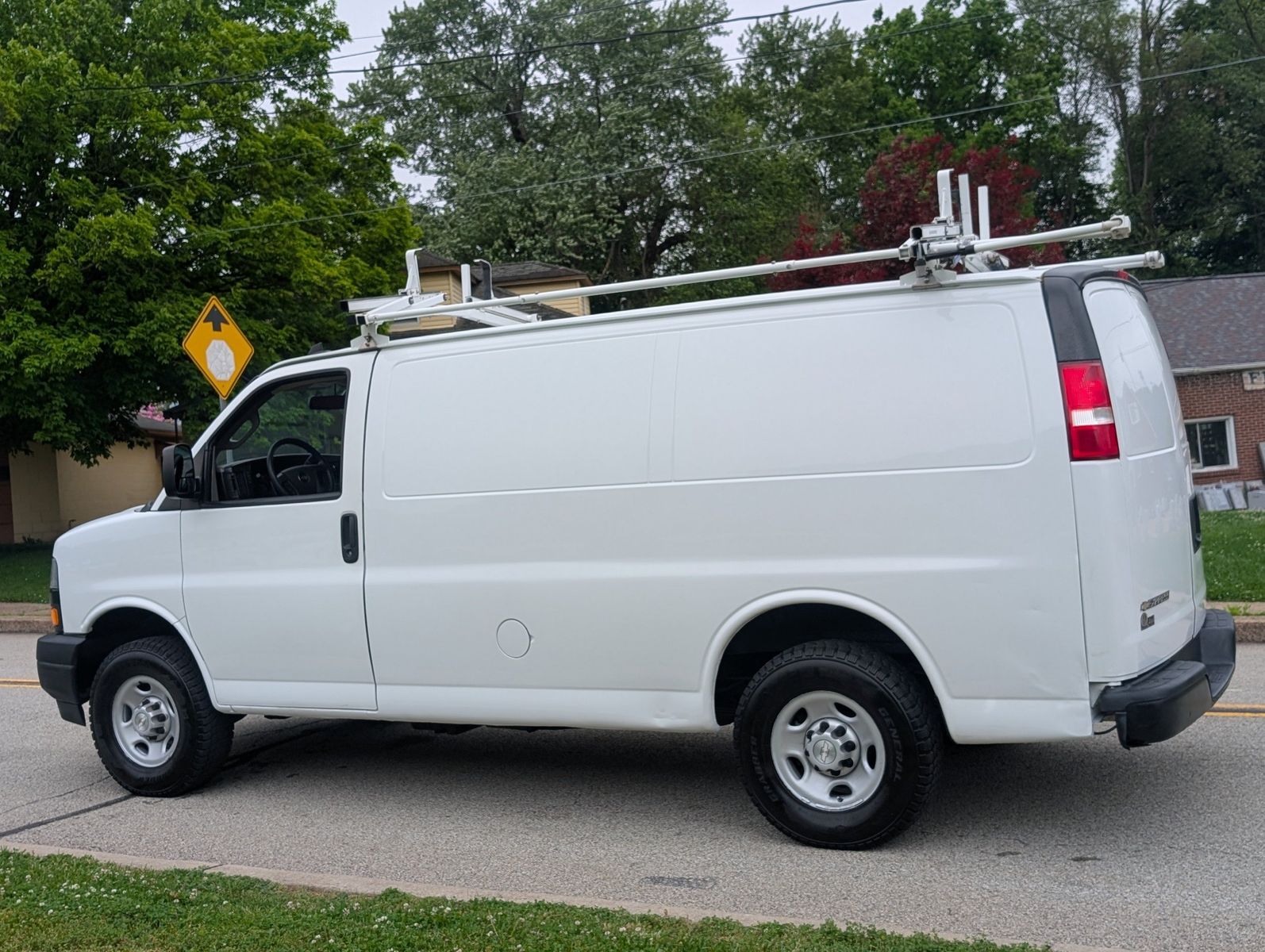 2019 Chevrolet Express 2500 17