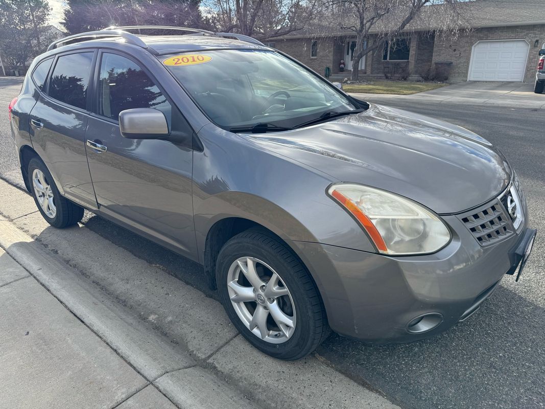 2010 Nissan Rogue SL's photo