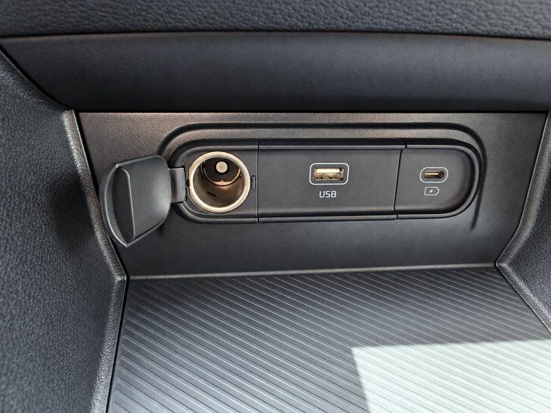 2023 Kia Sportage LX - Photo 23
