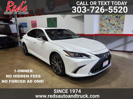 2023 Lexus ES Hybrid 300h's photo