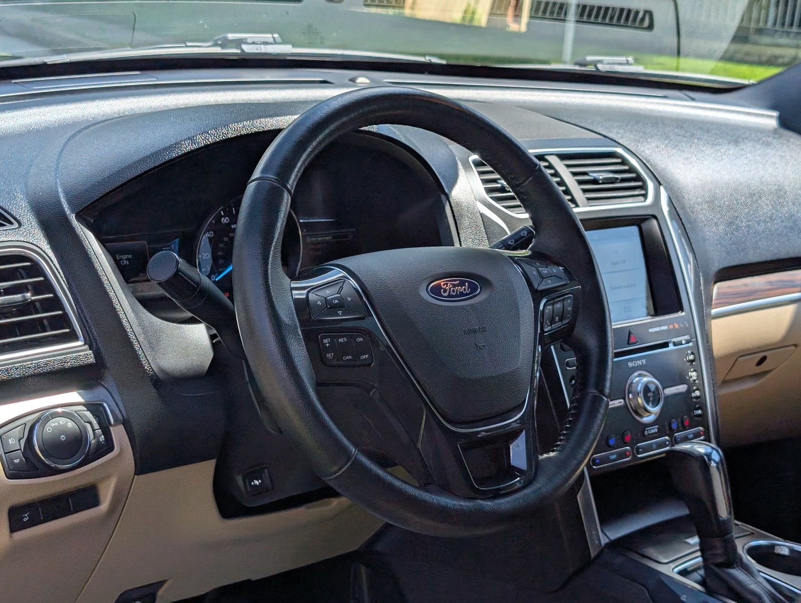 2017 Ford Explorer 47