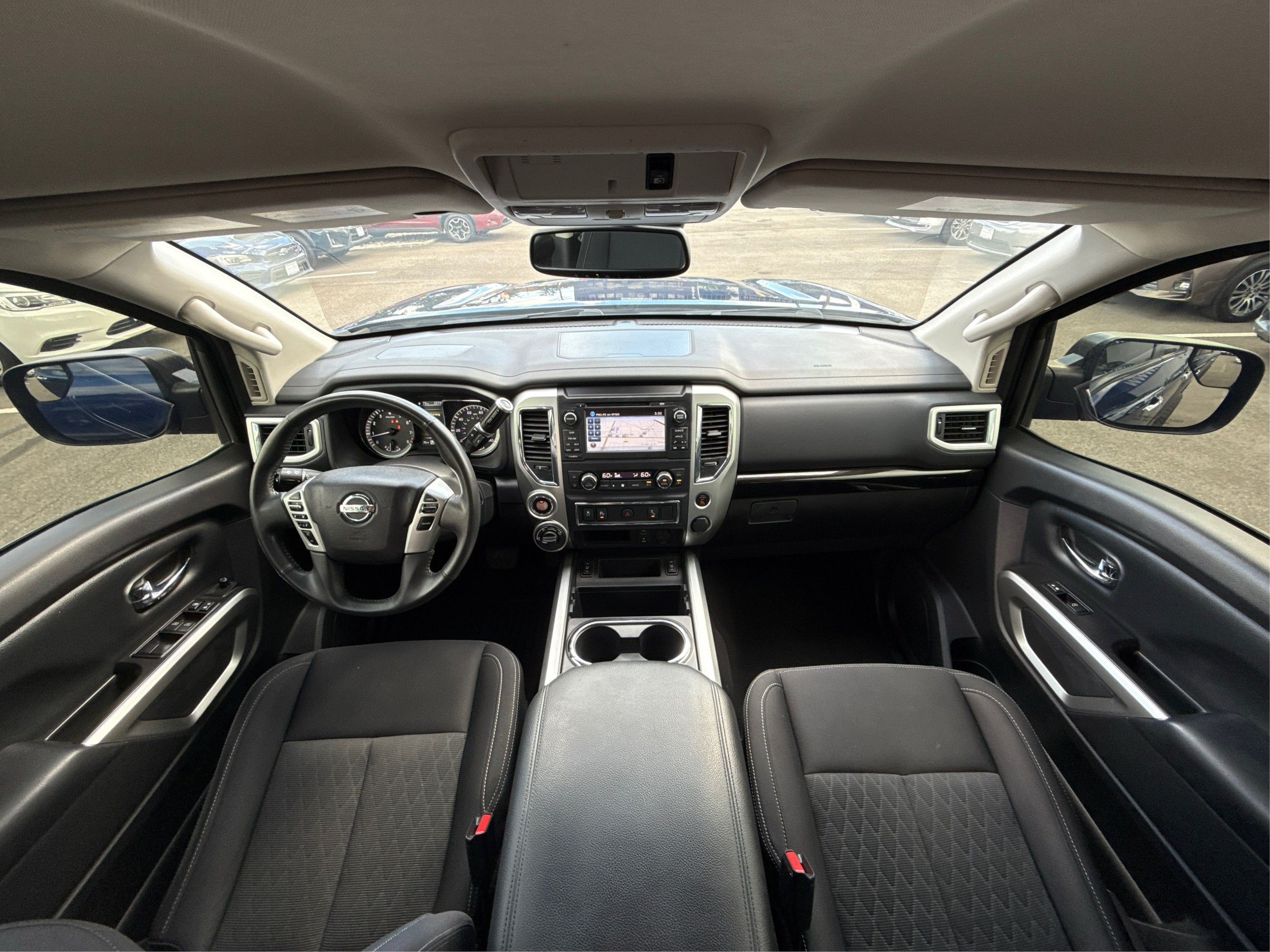 2018 Nissan Titan SV photo 29