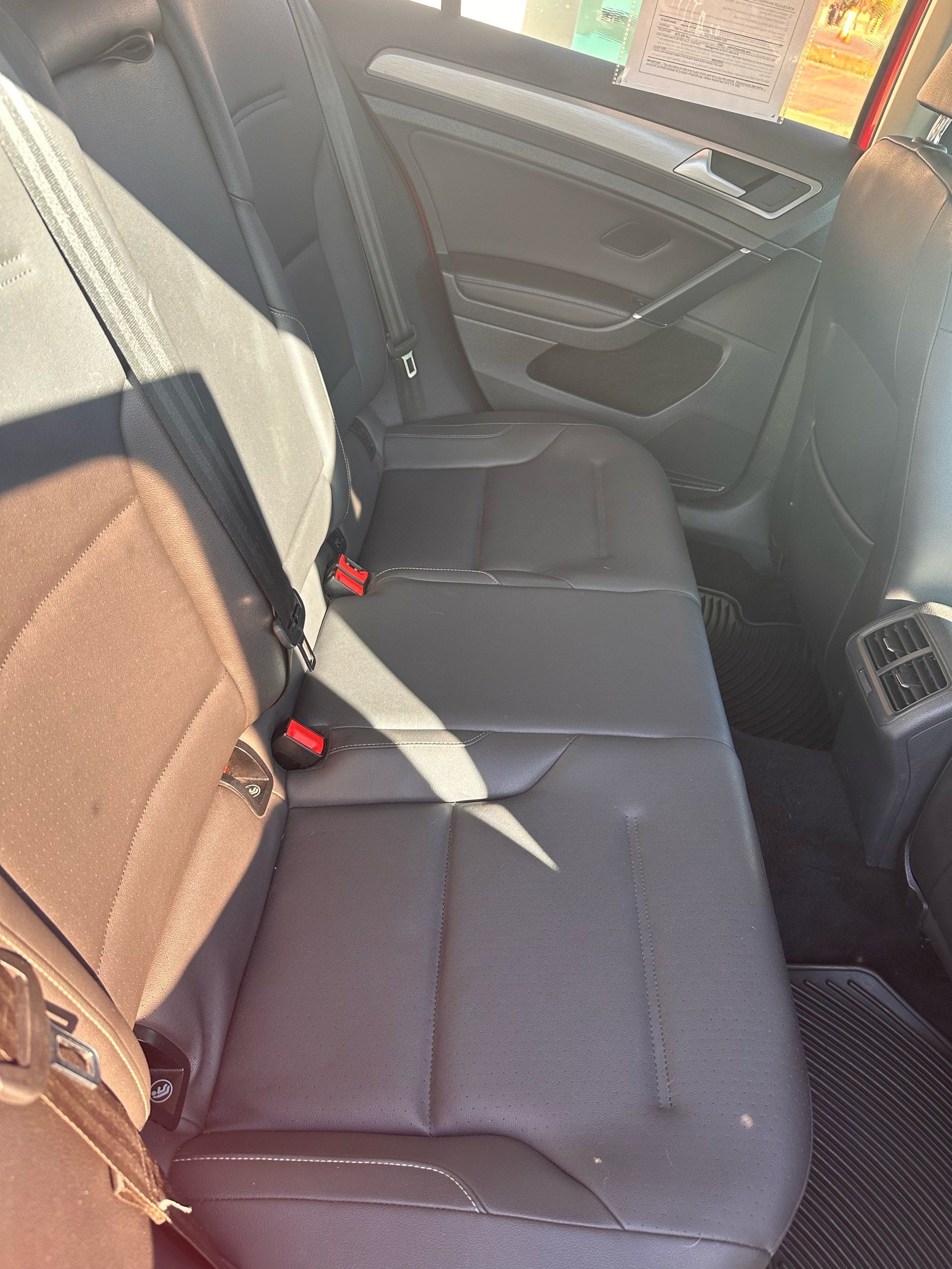 2015 Volkswagen Golf TDI S photo 8