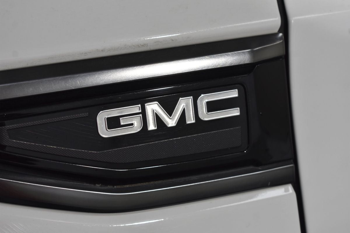 2022 GMC Yukon XL 4WD AT4