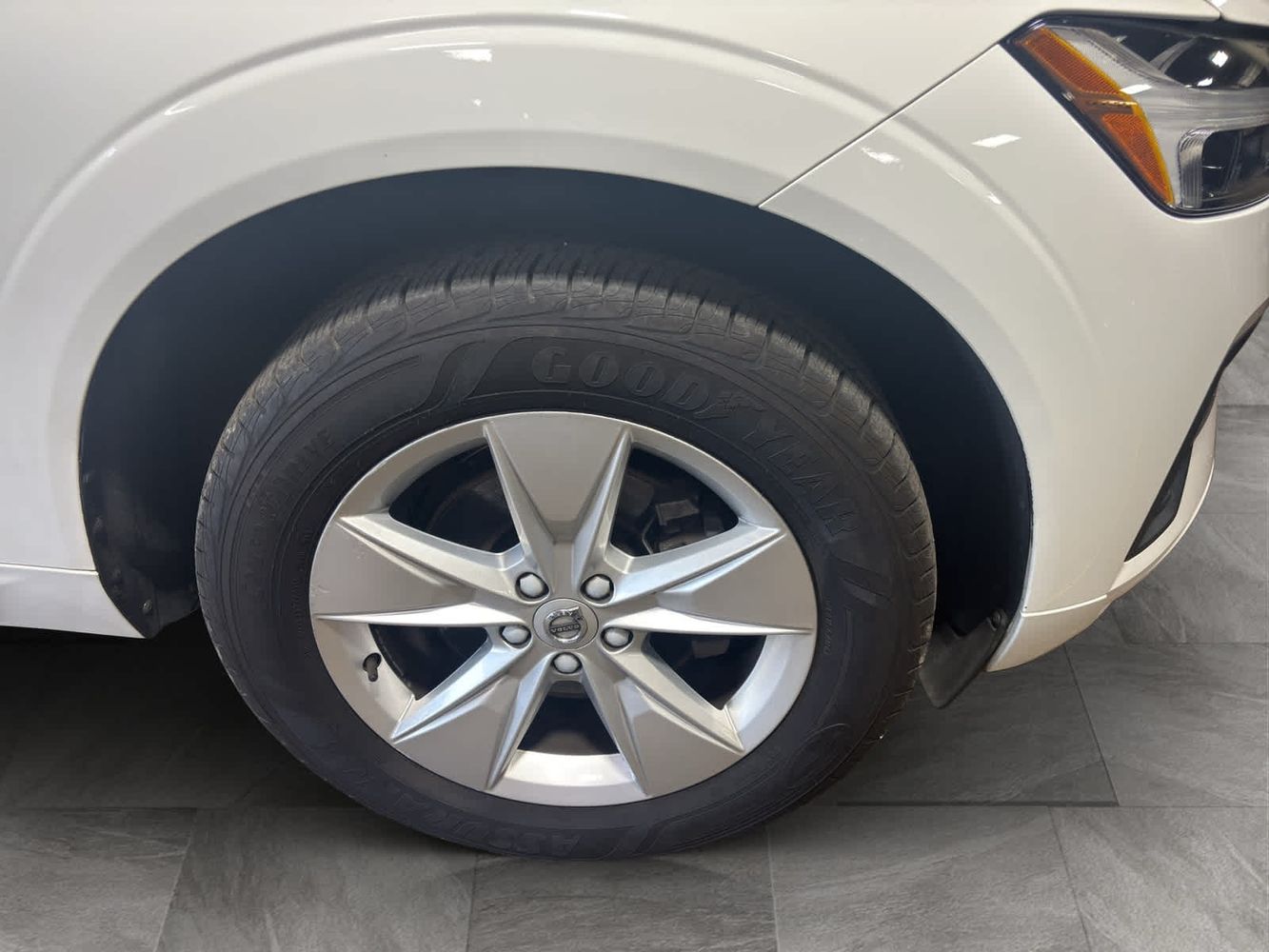 2022 Volvo XC60 B5 Momentum photo 24