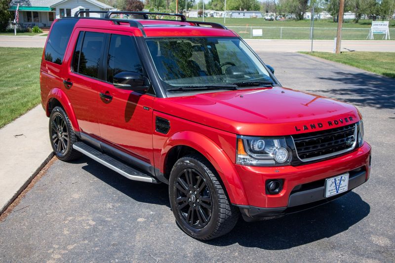 2015 Land Rover LR4 Photos
