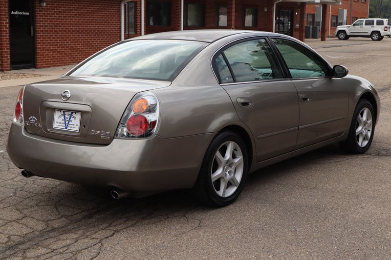 2002 Nissan Altima Photos