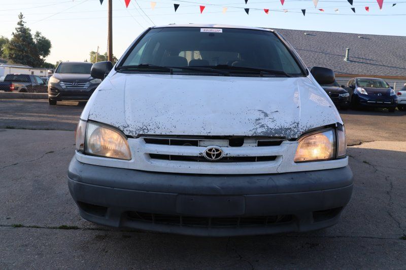 2002 Toyota Sienna CE