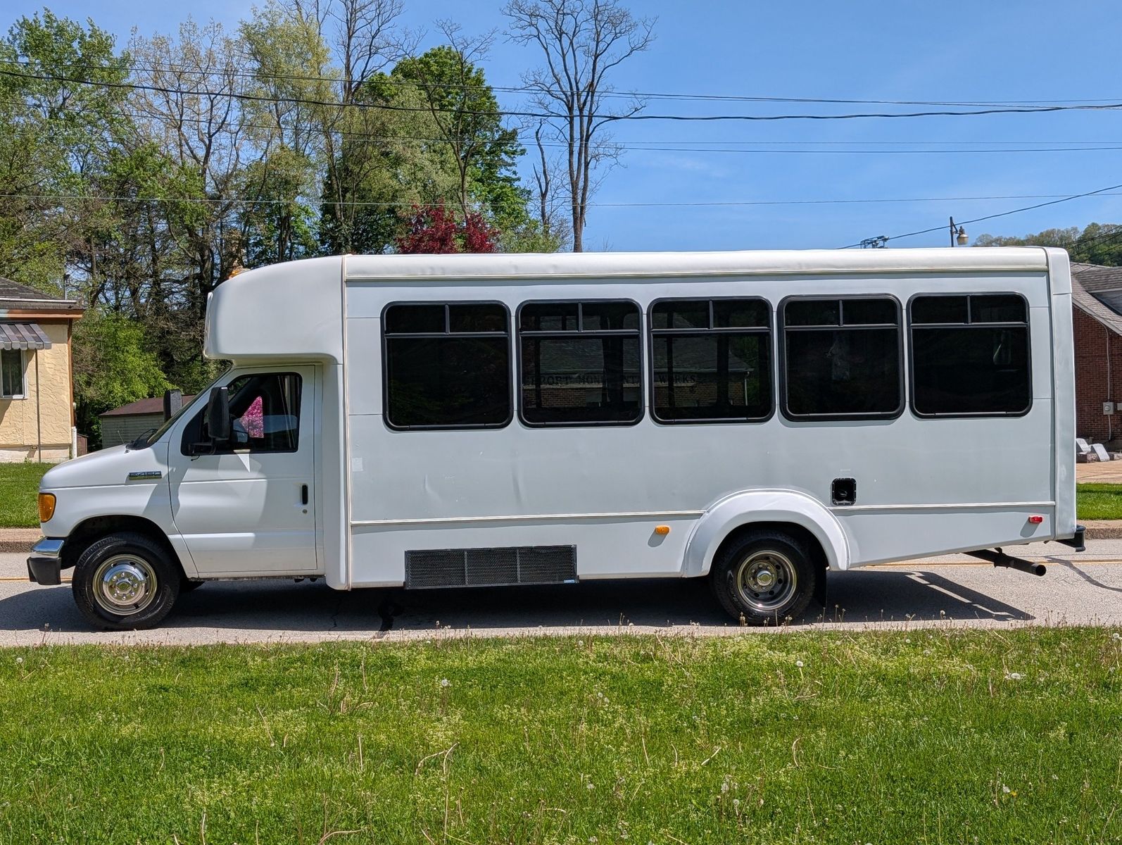 2007 Ford E-450 Cutaway 131