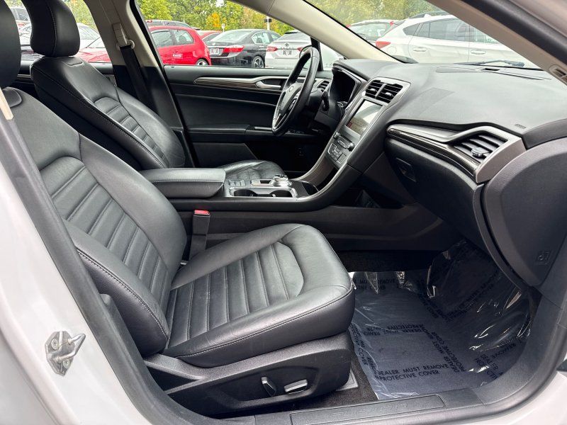 2018 Ford Fusion Hybrid SE photo 17