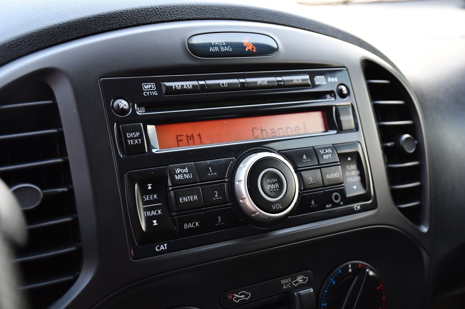 2014 Nissan JUKE S - Photo 14