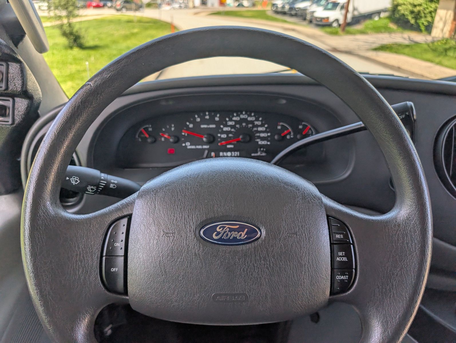 2007 Ford E-450 Cutaway 83