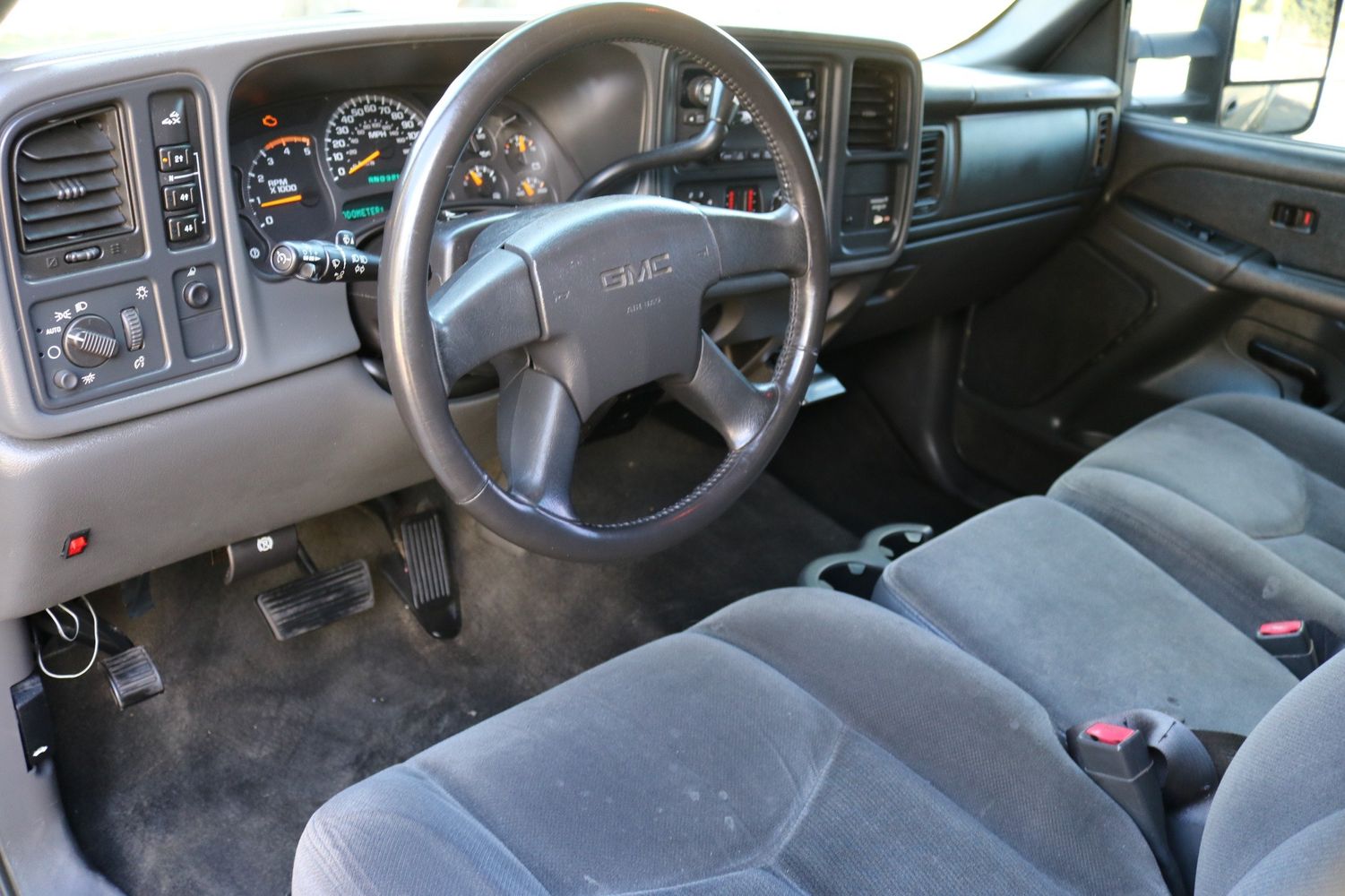 2003 GMC Sierra 2500HD SLE | Victory Motors of Colorado