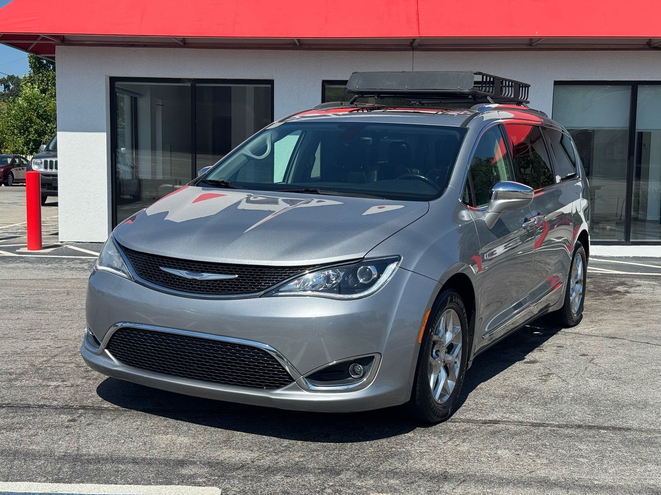 2018 Chrysler Pacifica Limited photo 3