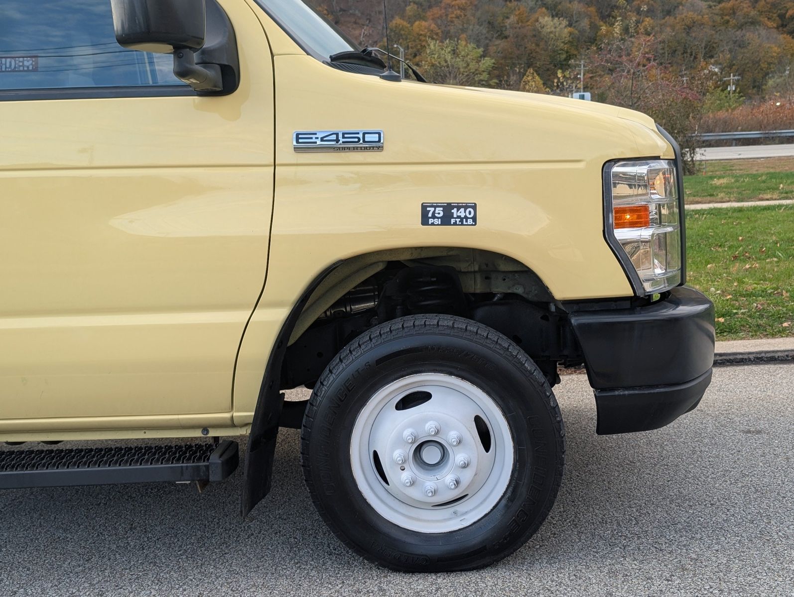 2019 Ford E-Series Chassis 17