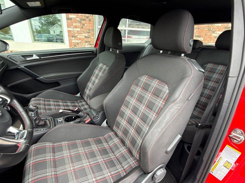 2015 Volkswagen Golf GTI S photo 12