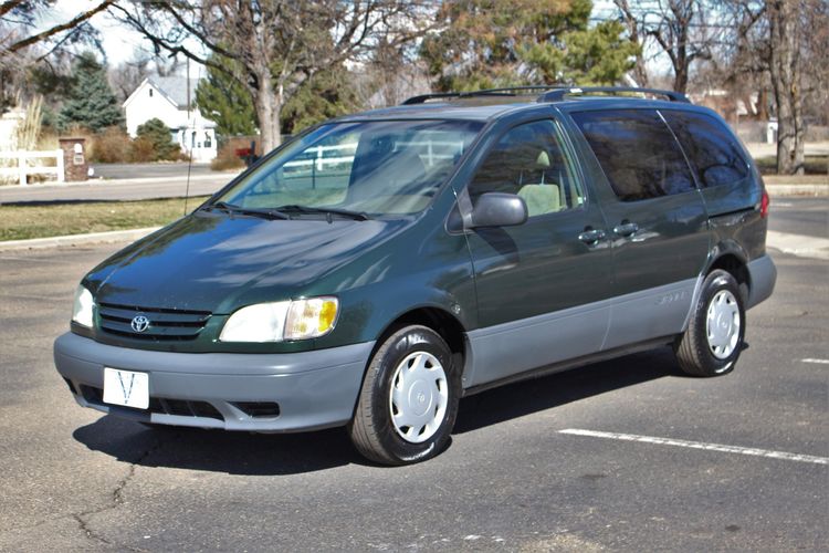 Toyota sienna 2003