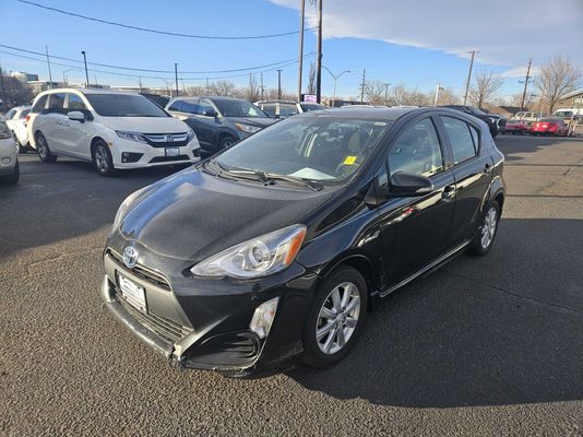 2017 Toyota Prius c Two's photo