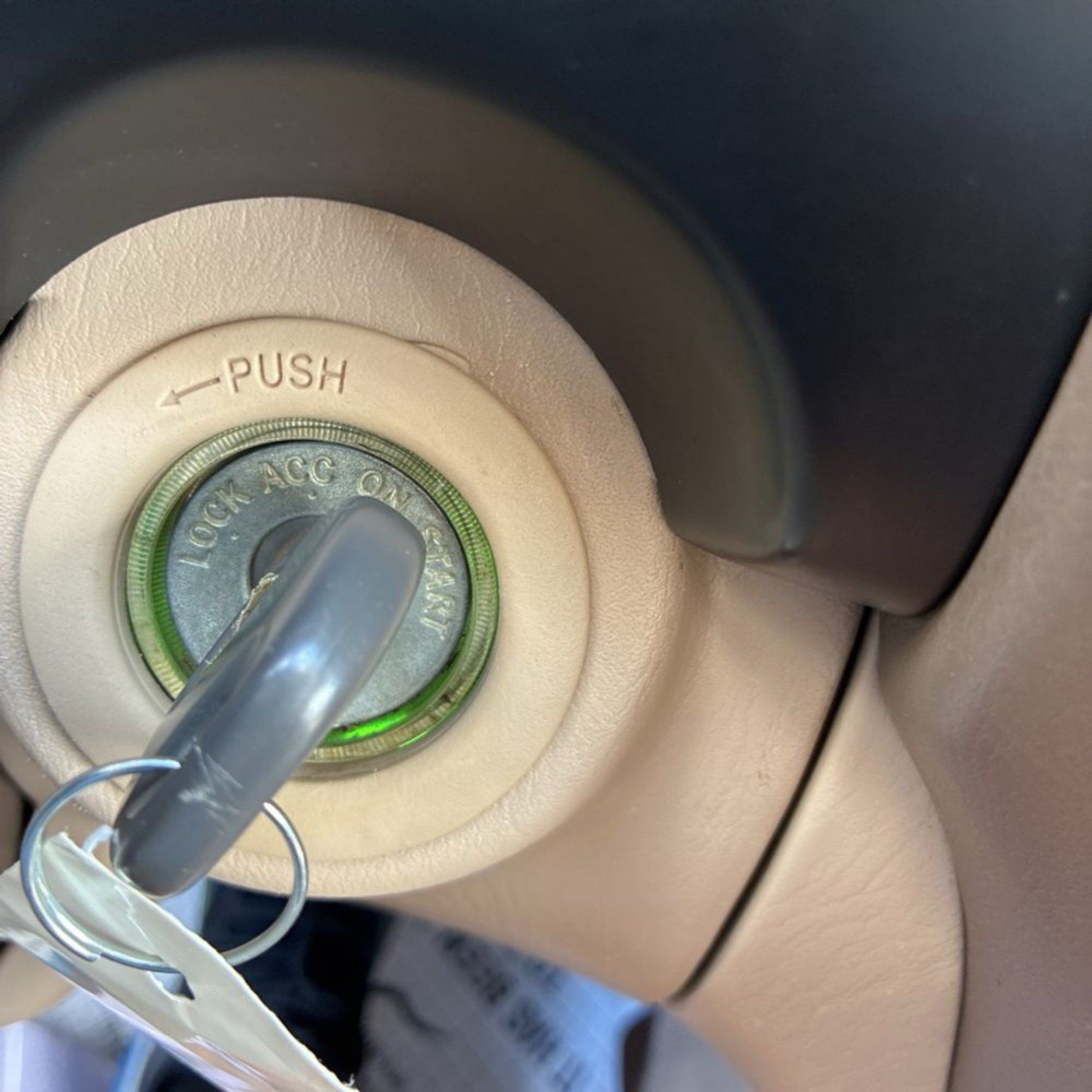 2000 Lexus LX 470 photo 22
