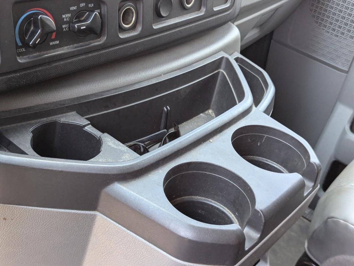 2016 Ford E-Series 61