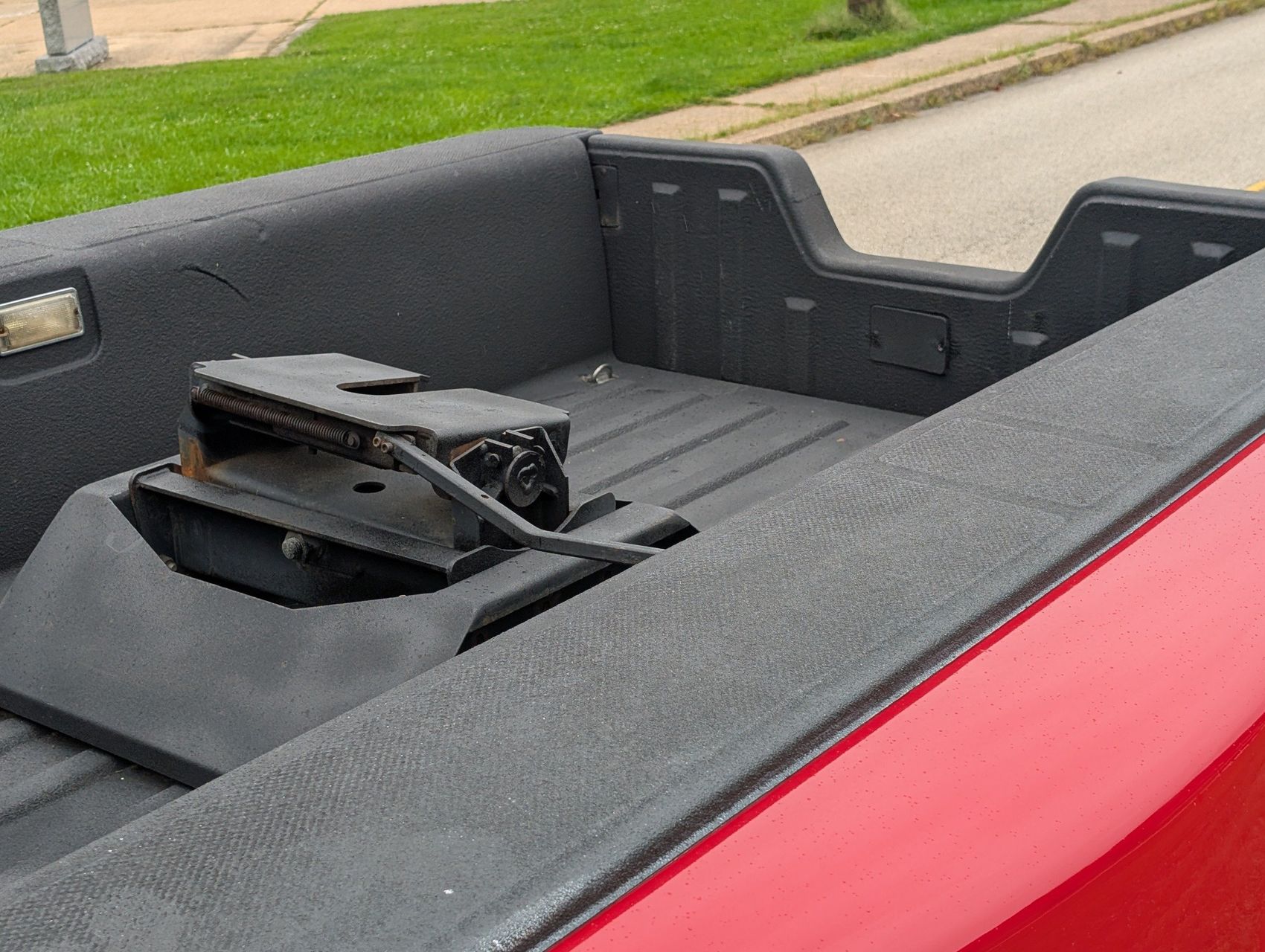 2001 Ford F-550 83