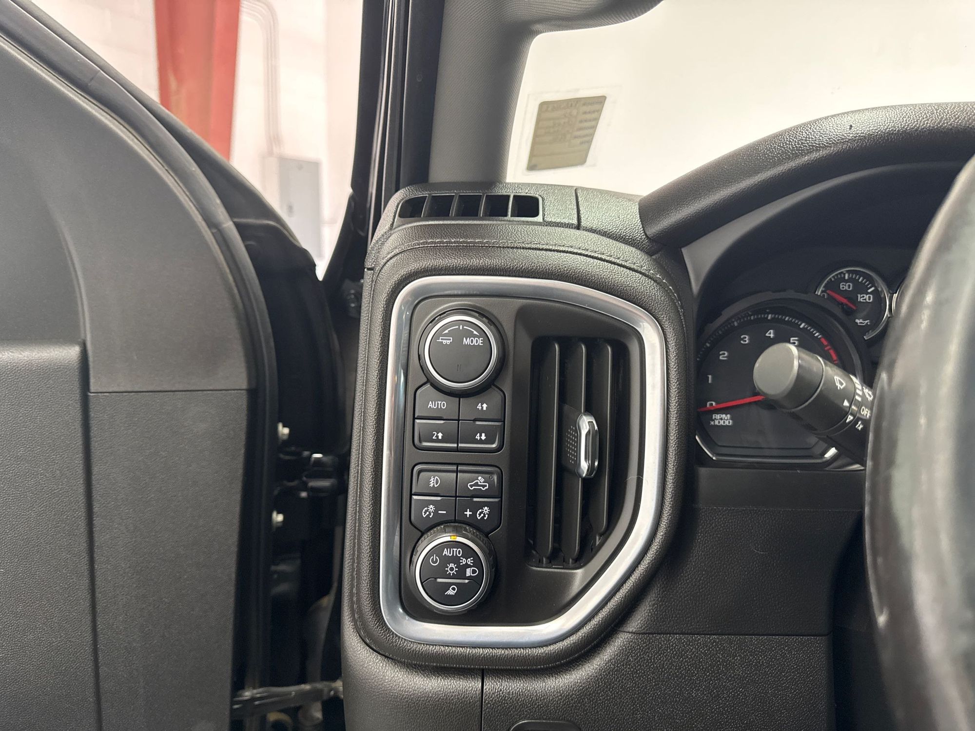 2022 Chevrolet Silverado 2500HD LT photo 9