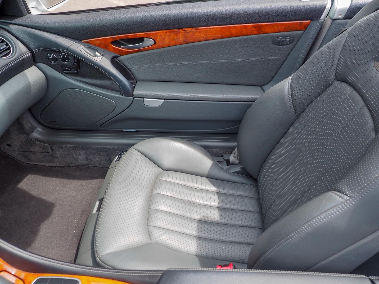 2004 Mercedes-Benz SL-Class 56