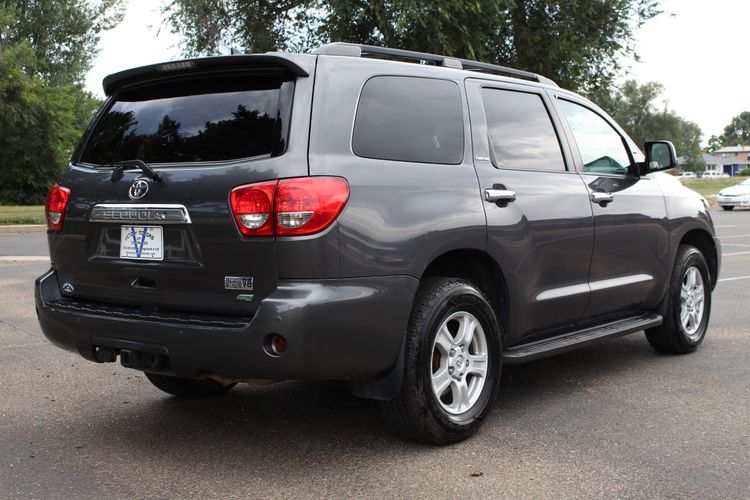 Toyota sequoia 2015