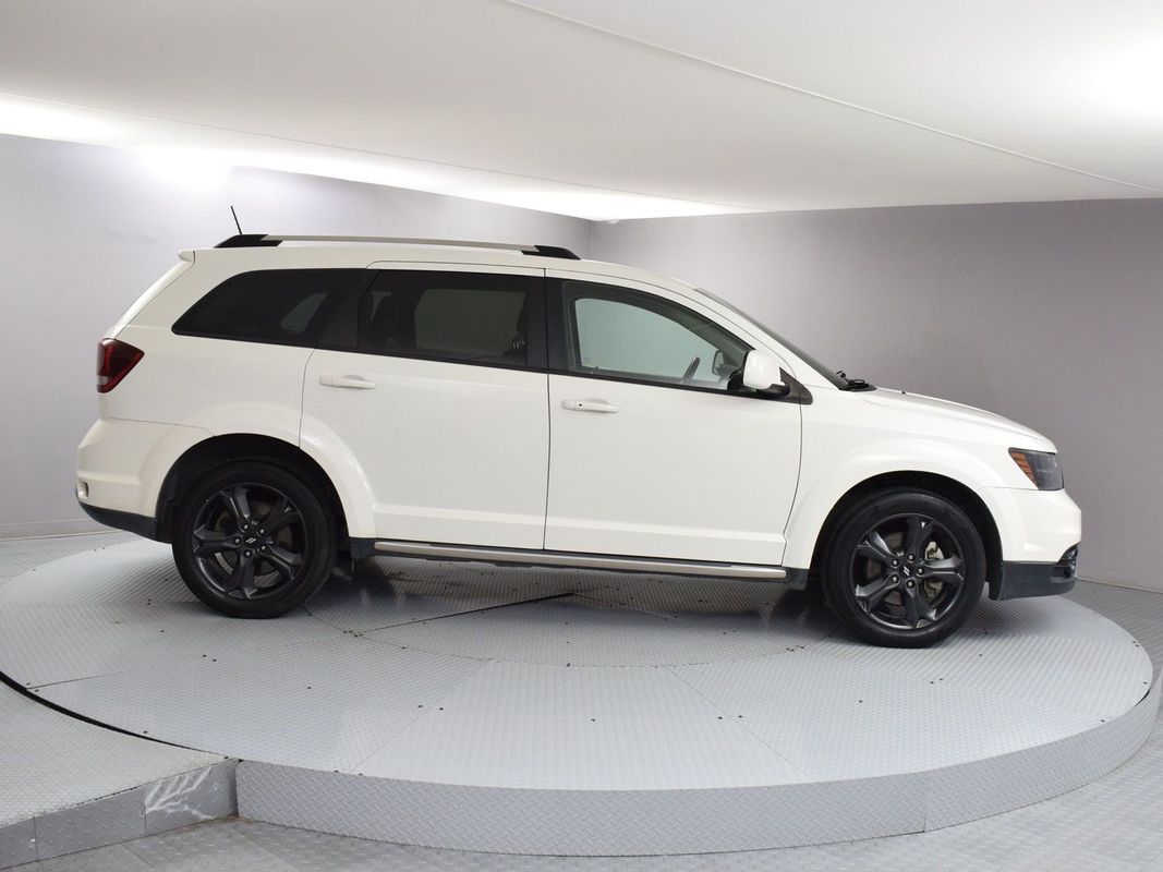 White 2019 Dodge Journey Crossroad FWD SUV / Crossover Front-Wheel Drive 4-Speed Automatic