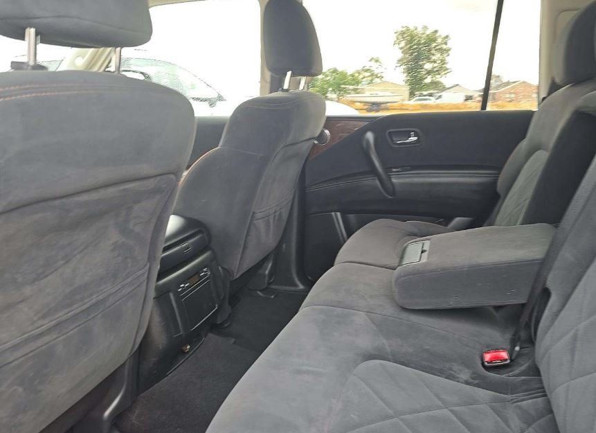 2017 Nissan Armada SV photo 10