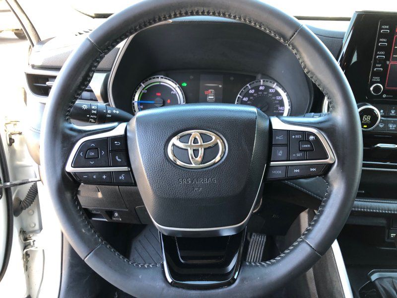 2020 Toyota Highlander Hybrid LE photo 21