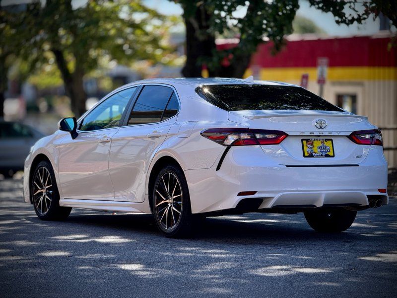 2024 Toyota Camry SE photo 5