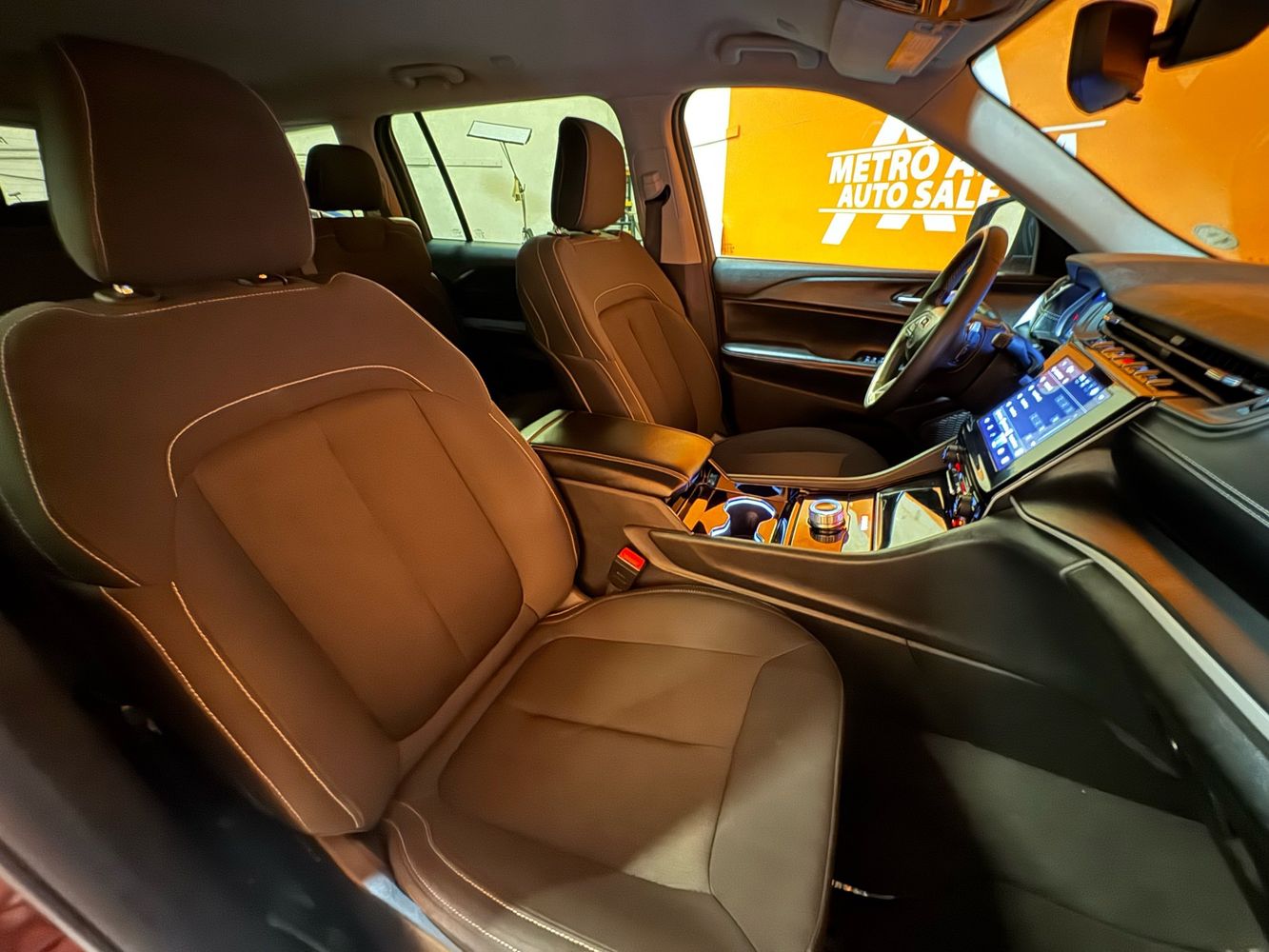 2023 Jeep Grand Cherokee Laredo photo 23
