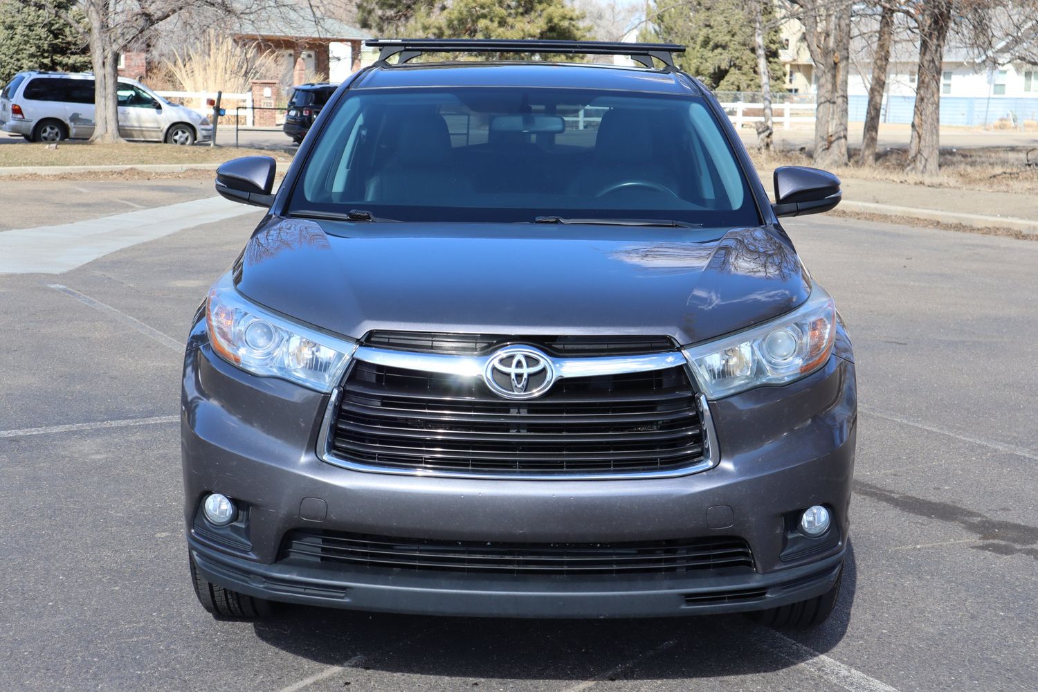 2015-toyota-highlander-le-victory-motors-of-colorado