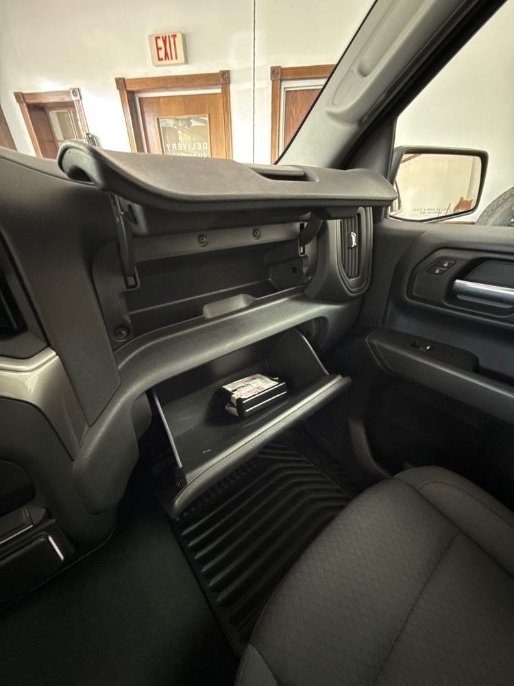 2024 Chevrolet Silverado 1500 Custom photo 30