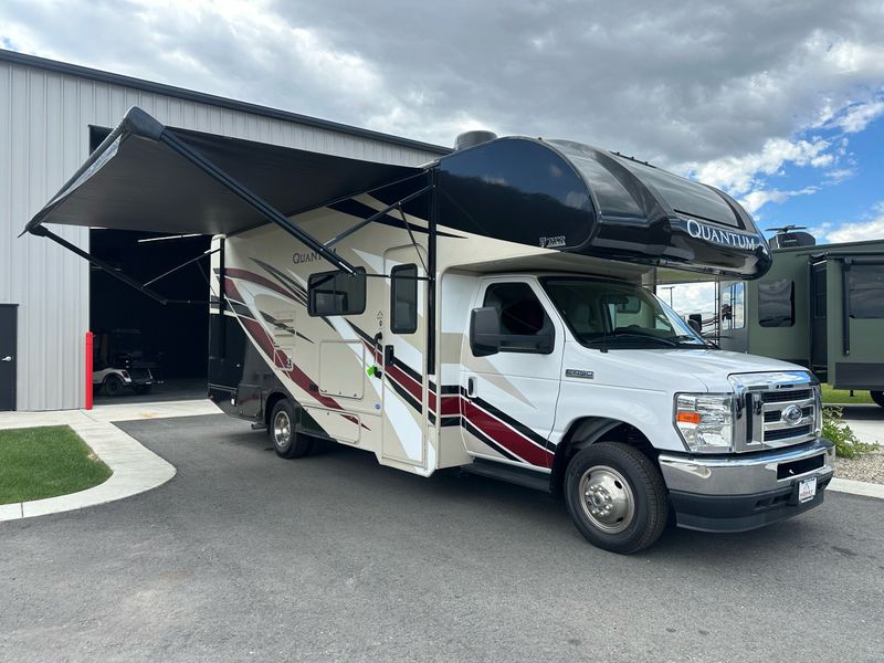 2021 Thor Motor Coach Quantum Rc25