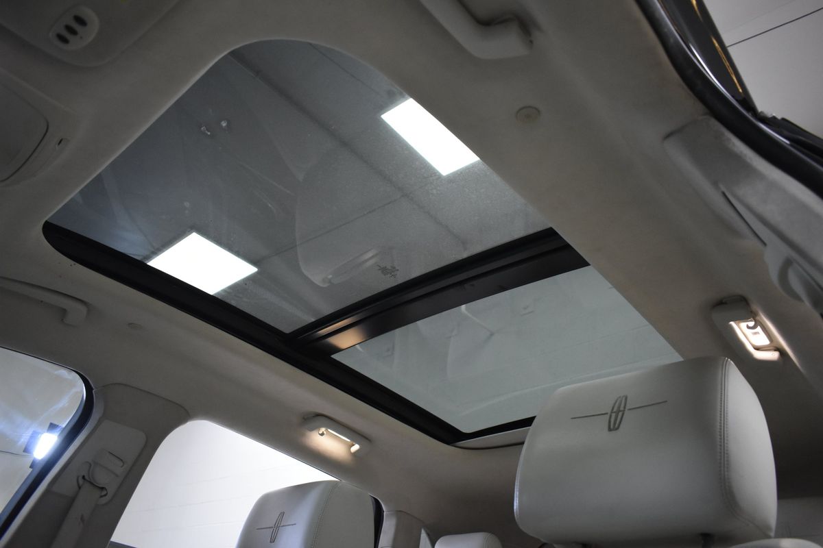 2019 Lincoln Nautilus Black Label