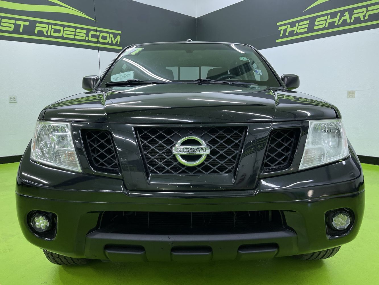 2017 Nissan Frontier SV photo 3