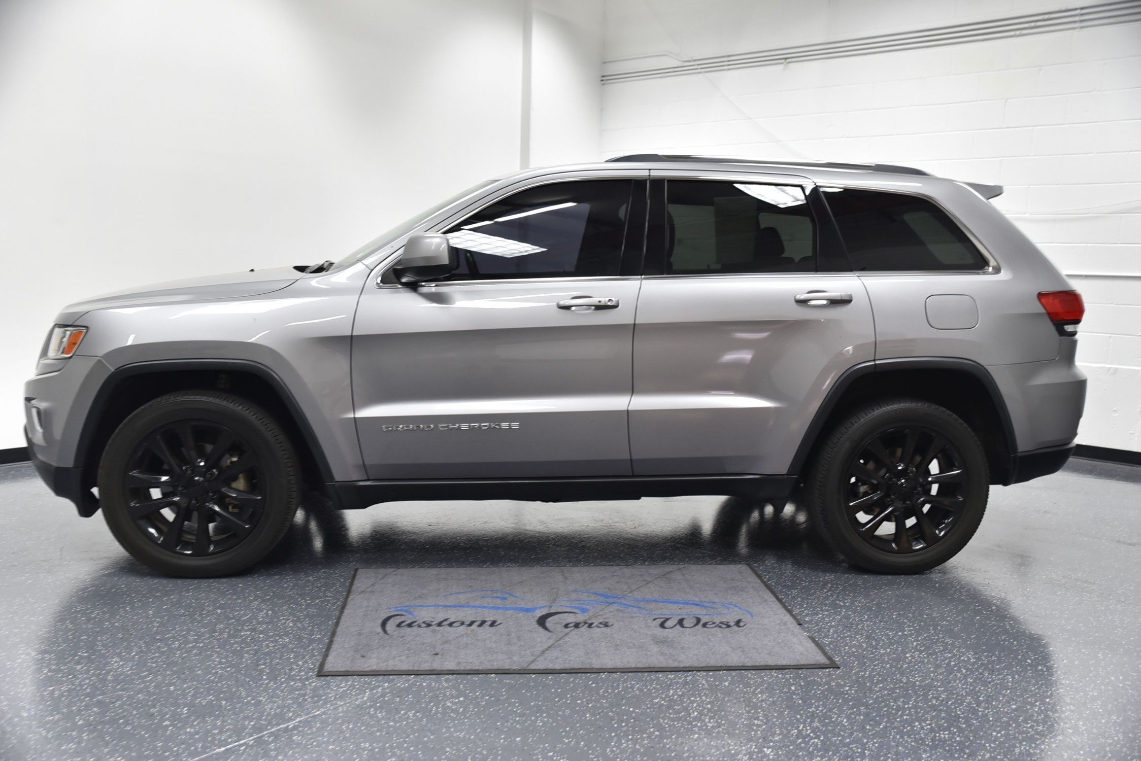2016 Jeep Grand Cherokee Laredo | Custom Cars West