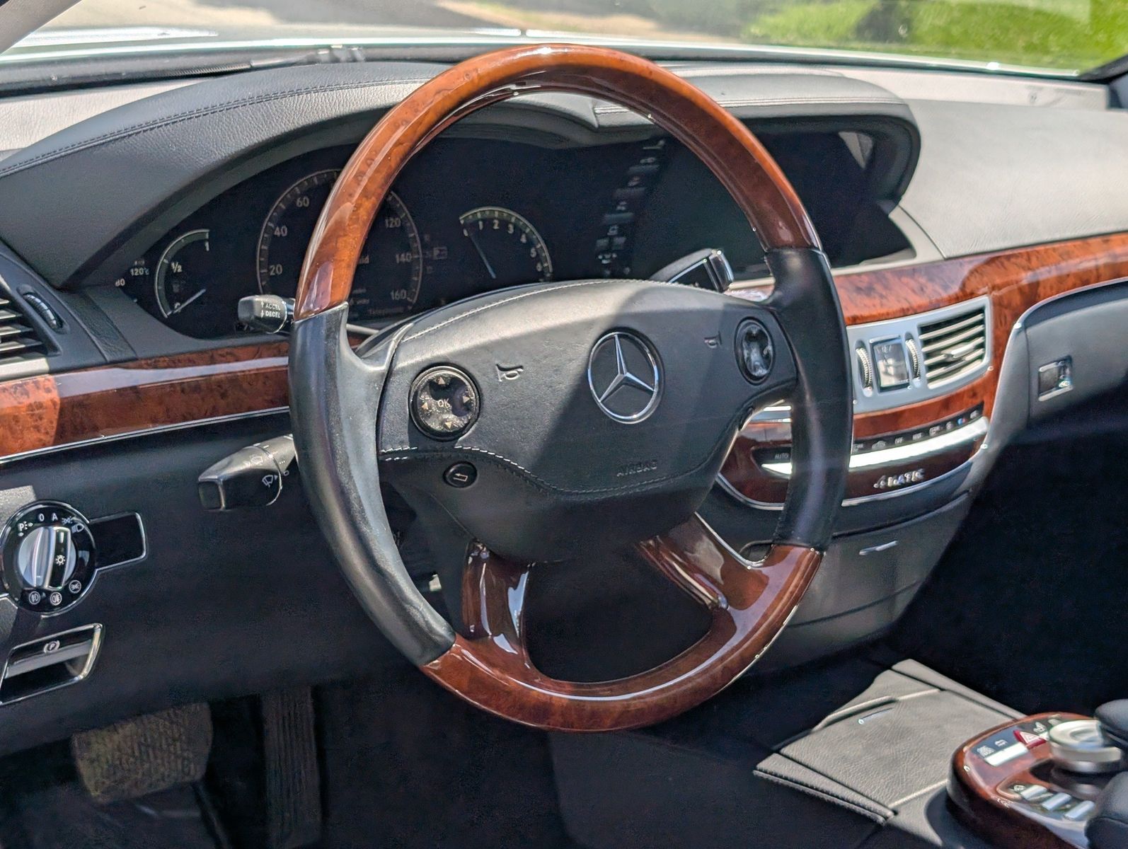 2009 Mercedes-Benz S-Class 105